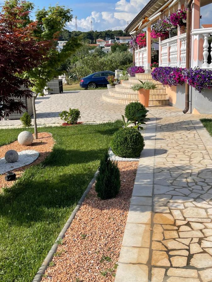 Villa Natalija 메덜린 외부 사진